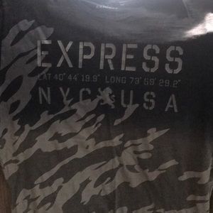 Express camouflage graphic t-shirt.
